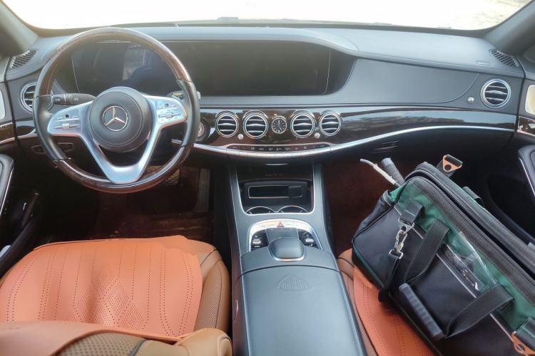 Used Mercedes-Benz Maybach S-Class 2020 S 450 4MATIC Collector's Edition Center Console