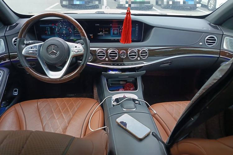 Used Mercedes-Benz Maybach S-Class 2020 S 450 4MATIC Collector's Edition Center Console
