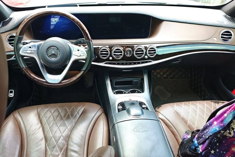 Used Mercedes-Benz Maybach S-Class 2020 S 450 4MATIC Center Console