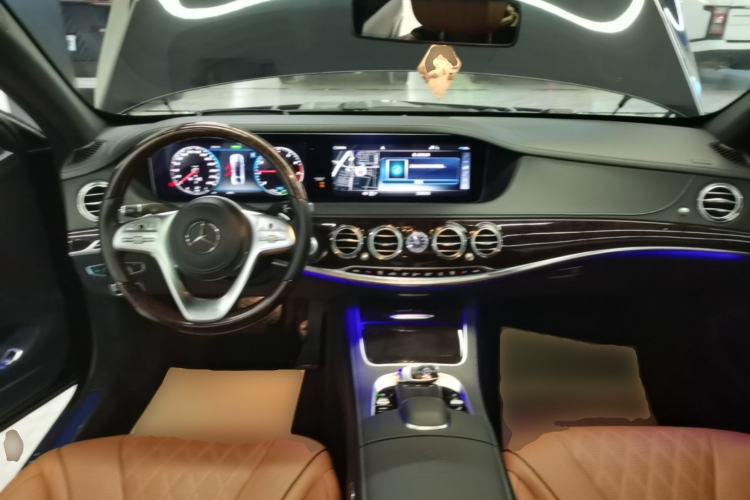 Used Mercedes-Benz Maybach S-Class 2020 S 450 4MATIC Collector's Edition Center Console