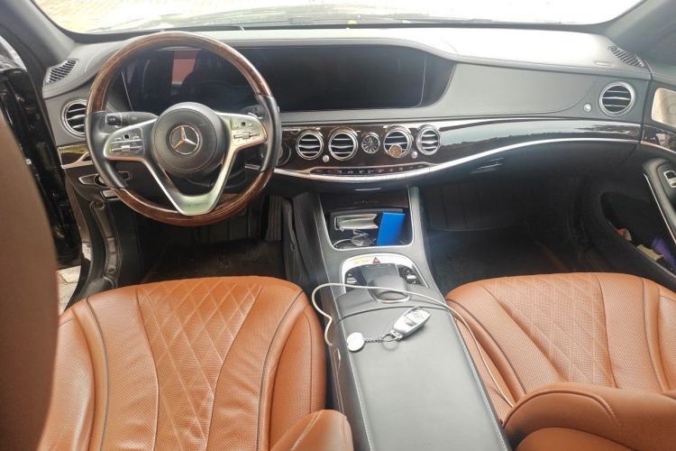 Used Mercedes-Benz Maybach S-Class 2020 S 450 4MATIC Collector's Edition Center Console