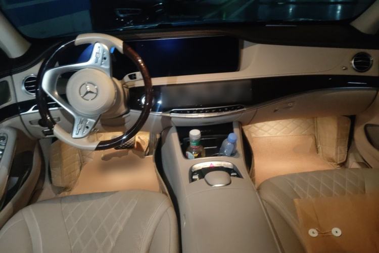 Used Mercedes-Benz Maybach S-Class 2020 S 450 4MATIC Center Console