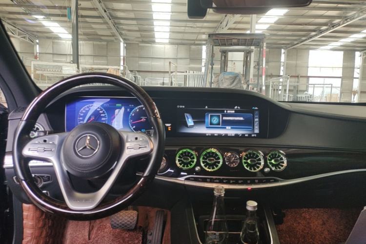 Used Mercedes-Benz Maybach S-Class 2020 S 450 4MATIC Collector's Edition Center Console