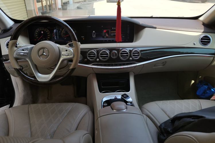 Used Mercedes-Benz Maybach S-Class 2020 S 450 4MATIC Center Console