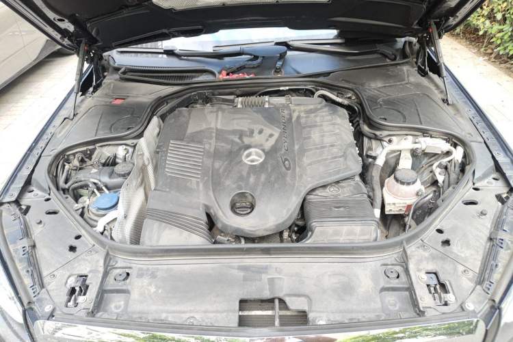 Used Mercedes-Benz Maybach S-Class 2020 S 450 4MATIC Collector's Edition Engine Bay