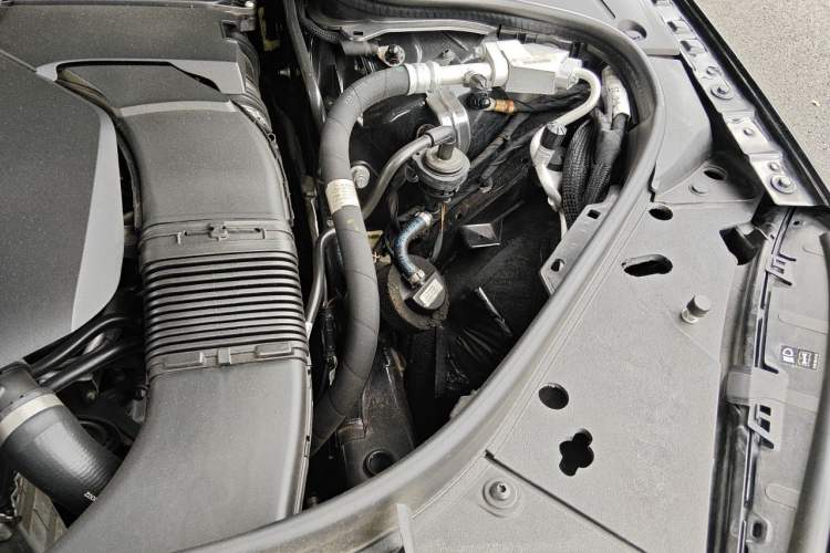 Used Mercedes-Benz Maybach S-Class 2020 S 450 4MATIC Engine Bay Left