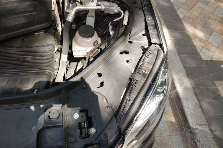 Used Mercedes-Benz Maybach S-Class 2020 S 450 4MATIC Collector's Edition Engine Bay Left