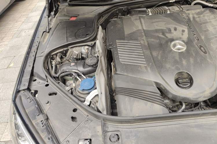 Used Mercedes-Benz Maybach S-Class 2020 S 450 4MATIC Collector's Edition Engine Bay Right