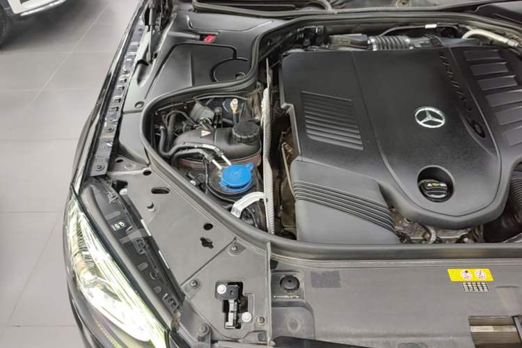 Used Mercedes-Benz Maybach S-Class 2020 S 450 4MATIC Collector's Edition Engine Bay Right