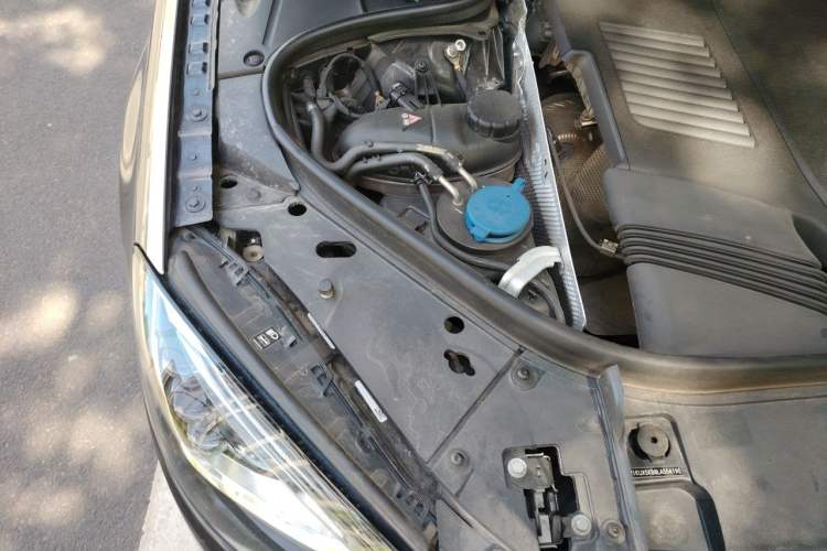 Used Mercedes-Benz Maybach S-Class 2020 S 450 4MATIC Collector's Edition Engine Bay Right