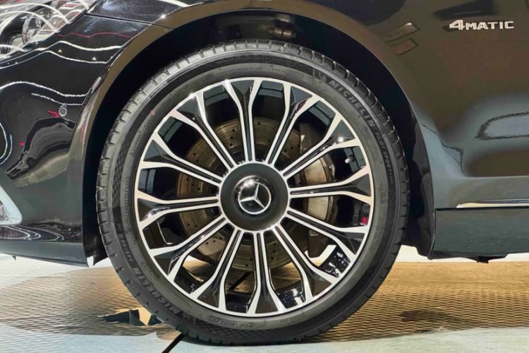 Used Mercedes-Benz Maybach S-Class 2020 S 450 4MATIC Collector's Edition Exterior 3