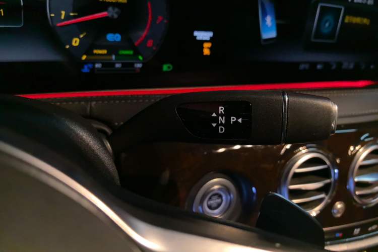 Used Mercedes-Benz Maybach S-Class 2020 S 450 4MATIC Collector's Edition Gear Lever