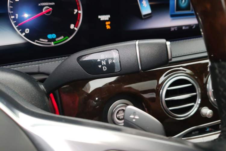 Used Mercedes-Benz Maybach S-Class 2020 S 450 4MATIC Collector's Edition Gear Lever