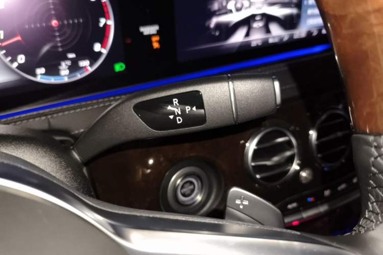 Used Mercedes-Benz Maybach S-Class 2020 S 450 4MATIC Collector's Edition Gear Lever