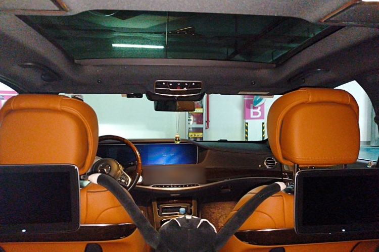 Used Mercedes-Benz Maybach S-Class 2020 S 450 4MATIC Collector's Edition Headliner