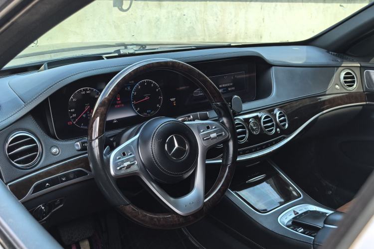 Used Mercedes-Benz Maybach S-Class 2020 S 450 4MATIC Collector's Edition Interior 1