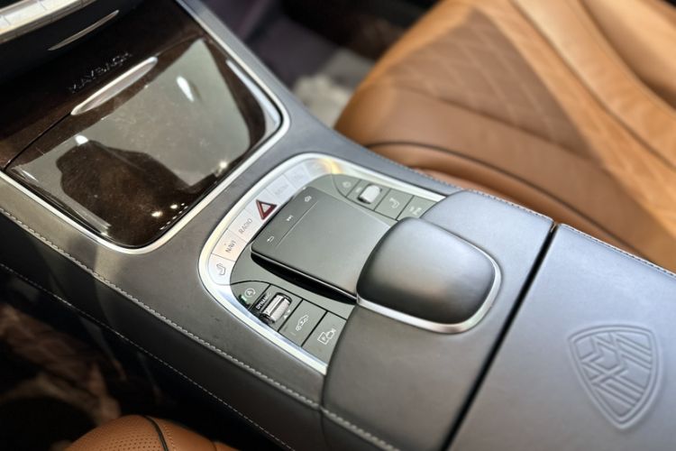 Used Mercedes-Benz Maybach S-Class 2020 S 450 4MATIC Collector's Edition Interior 1