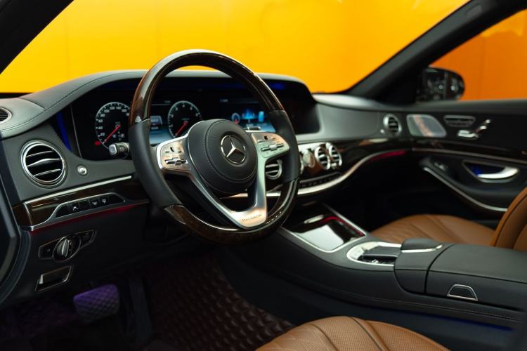 Used Mercedes-Benz Maybach S-Class 2020 S 450 4MATIC Collector's Edition Interior 1