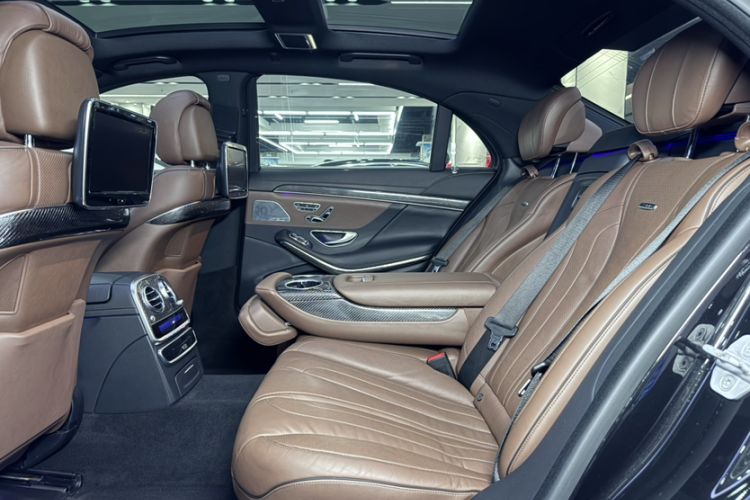 Used Mercedes-Benz Maybach S-Class 2020 S 450 4MATIC Collector's Edition Interior 1