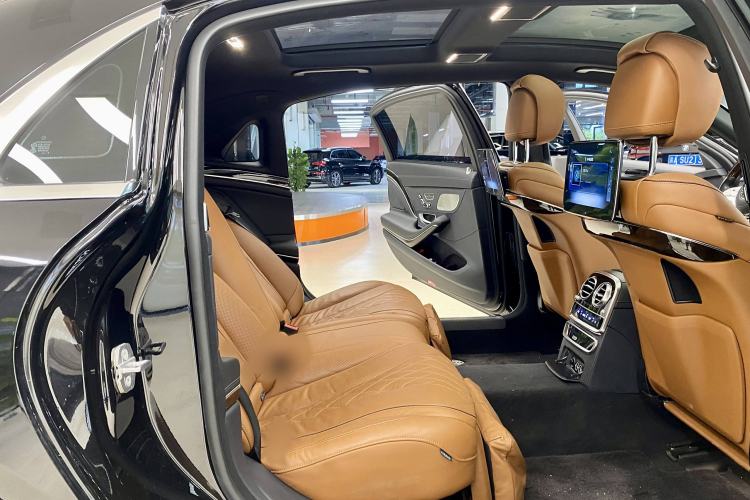 Used Mercedes-Benz Maybach S-Class 2020 S 450 4MATIC Collector's Edition Interior 10