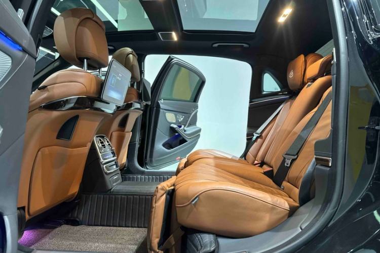 Used Mercedes-Benz Maybach S-Class 2020 S 450 4MATIC Collector's Edition Interior 11