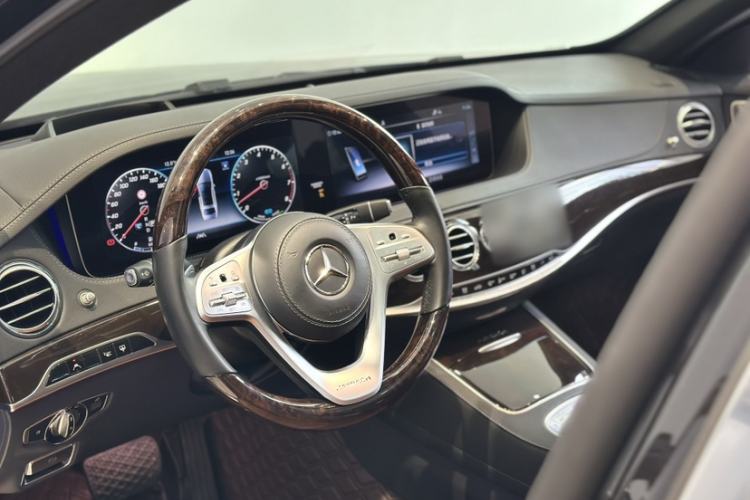 Used Mercedes-Benz Maybach S-Class 2020 S 450 4MATIC Collector's Edition Interior 3