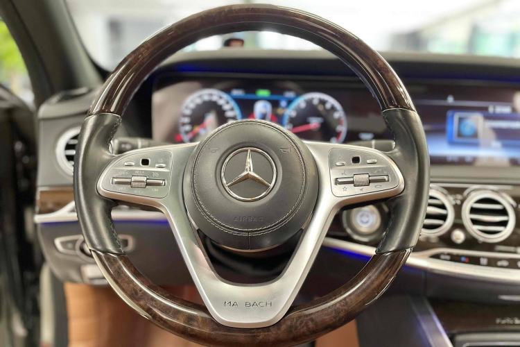 Used Mercedes-Benz Maybach S-Class 2020 S 450 4MATIC Collector's Edition Interior 3