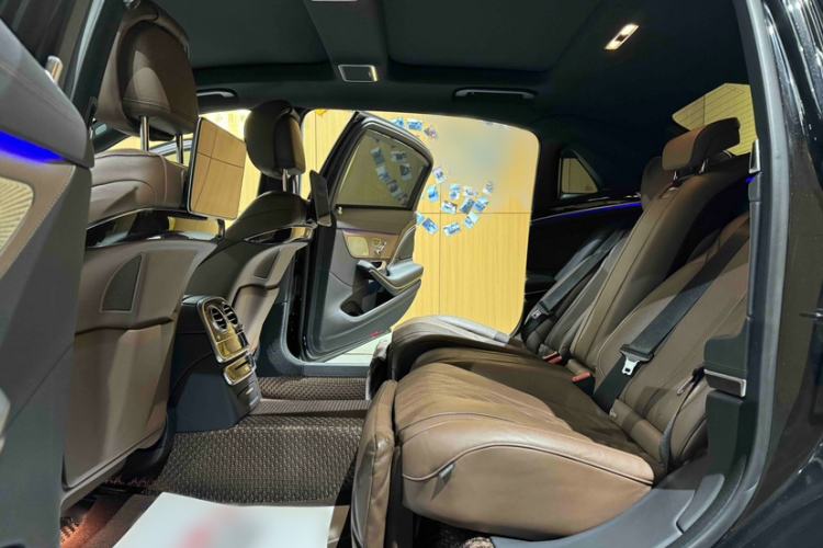 Used Mercedes-Benz Maybach S-Class 2020 S 450 4MATIC Interior 3