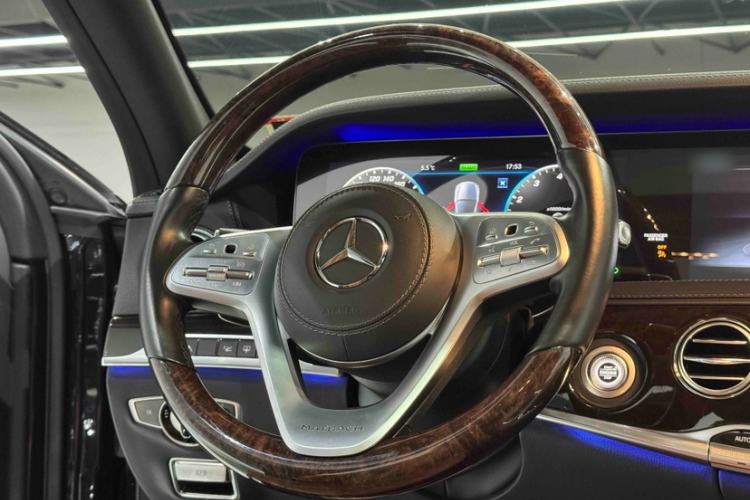 Used Mercedes-Benz Maybach S-Class 2020 S 450 4MATIC Collector's Edition Interior 4