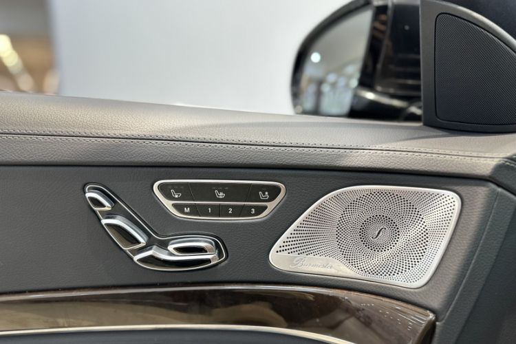 Used Mercedes-Benz Maybach S-Class 2020 S 450 4MATIC Collector's Edition Interior 5