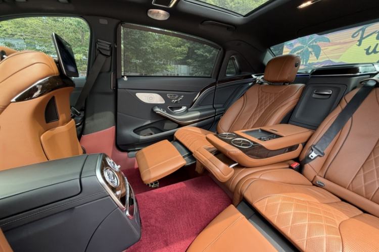 Used Mercedes-Benz Maybach S-Class 2020 S 450 4MATIC Collector's Edition Interior 6