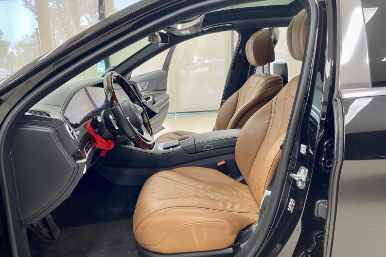 Used Mercedes-Benz Maybach S-Class 2020 S 450 4MATIC Collector's Edition Interior 6