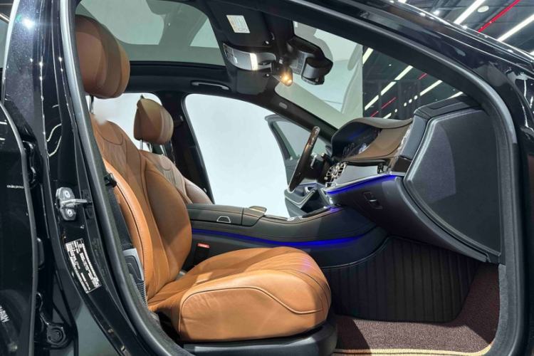 Used Mercedes-Benz Maybach S-Class 2020 S 450 4MATIC Collector's Edition Interior 8