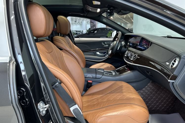 Used Mercedes-Benz Maybach S-Class 2020 S 450 4MATIC Collector's Edition Interior 8