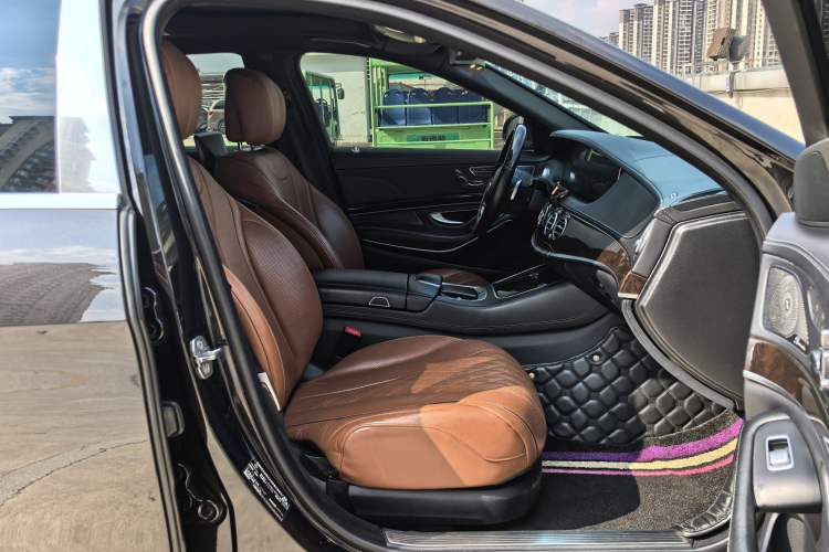 Used Mercedes-Benz Maybach S-Class 2020 S 450 4MATIC Collector's Edition Interior 9