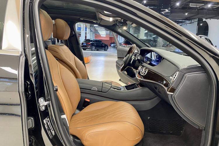 Used Mercedes-Benz Maybach S-Class 2020 S 450 4MATIC Collector's Edition Interior 9