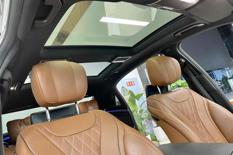 Used Mercedes-Benz Maybach S-Class 2020 S 450 4MATIC Collector's Edition Interior 9