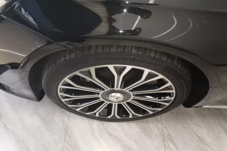 Used Mercedes-Benz Maybach S-Class 2020 S 450 4MATIC Collector's Edition Left Front Wheel Hub