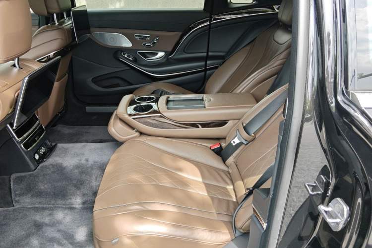 Used Mercedes-Benz Maybach S-Class 2020 S 450 4MATIC Left Rear Seat