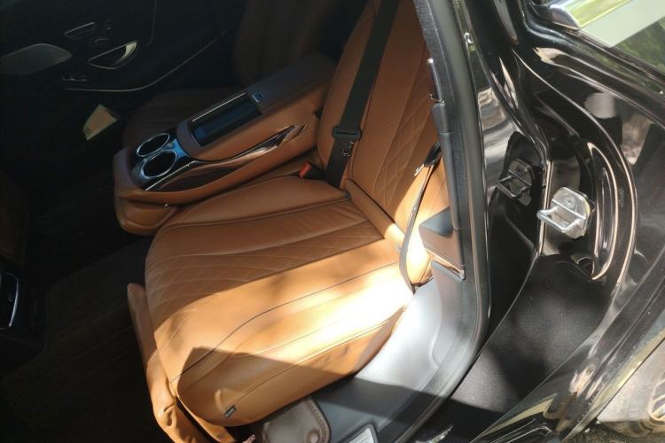 Used Mercedes-Benz Maybach S-Class 2020 S 450 4MATIC Collector's Edition Left Rear Seat