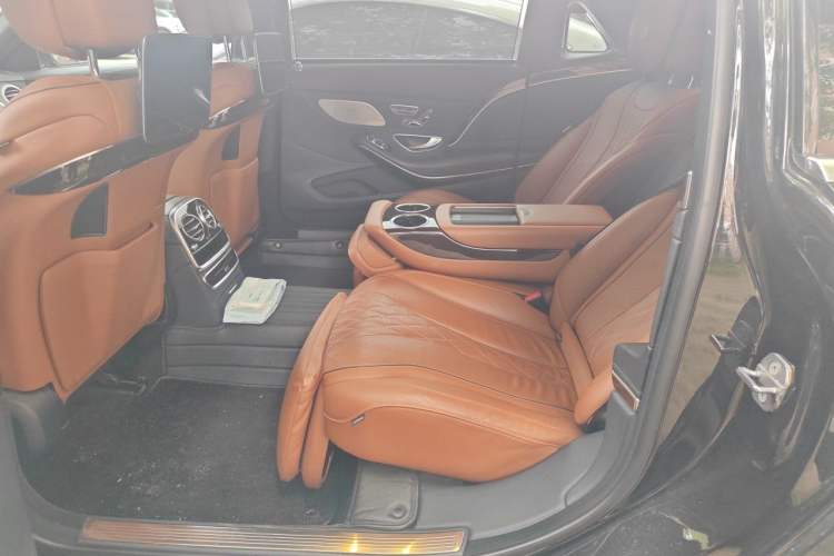 Used Mercedes-Benz Maybach S-Class 2020 S 450 4MATIC Collector's Edition Left Rear Seat