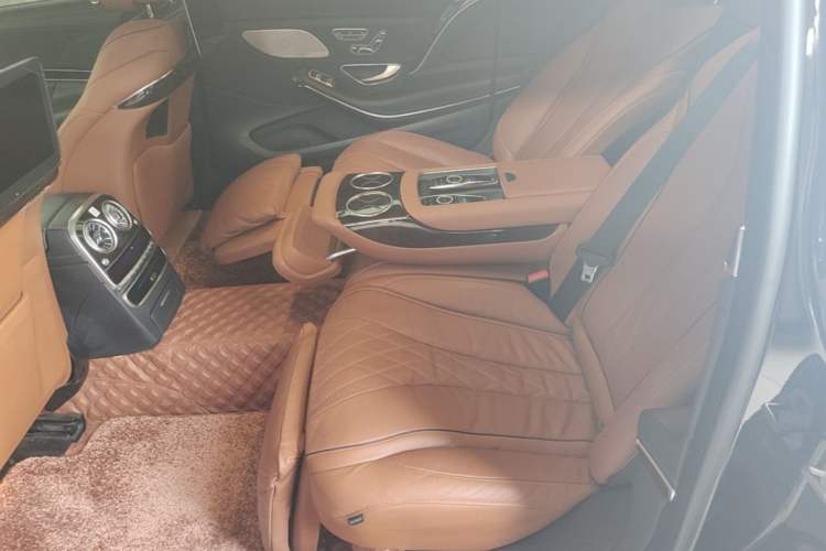 Used Mercedes-Benz Maybach S-Class 2020 S 450 4MATIC Collector's Edition Left Rear Seat