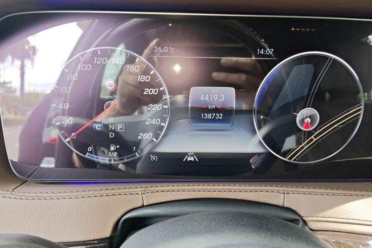 Used Mercedes-Benz Maybach S-Class 2020 S 450 4MATIC Odometer Close Up
