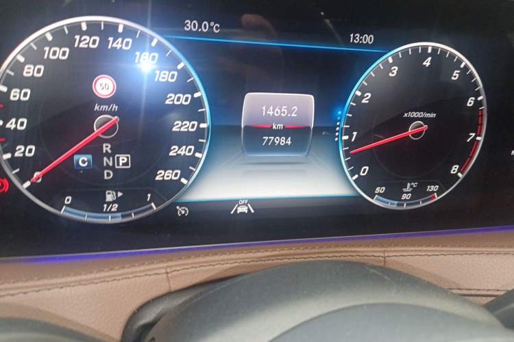 Used Mercedes-Benz Maybach S-Class 2020 S 450 4MATIC Odometer Close Up