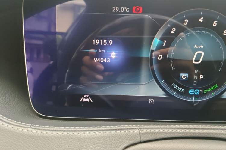 Used Mercedes-Benz Maybach S-Class 2020 S 450 4MATIC Collector's Edition Odometer Close Up