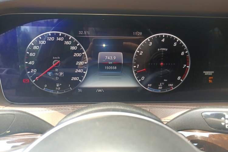 Used Mercedes-Benz Maybach S-Class 2020 S 450 4MATIC Odometer Close Up