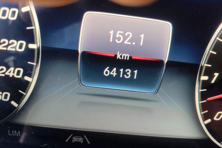 Used Mercedes-Benz Maybach S-Class 2020 S 450 4MATIC Collector's Edition Odometer Close Up