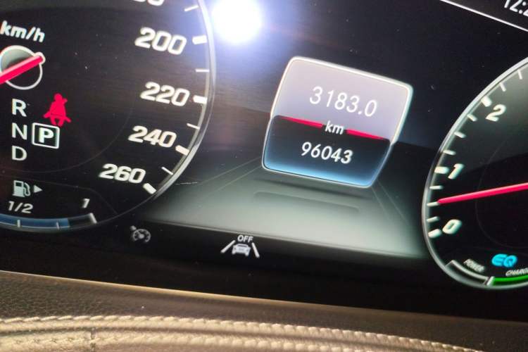 Used Mercedes-Benz Maybach S-Class 2020 S 450 4MATIC Collector's Edition Odometer Close Up