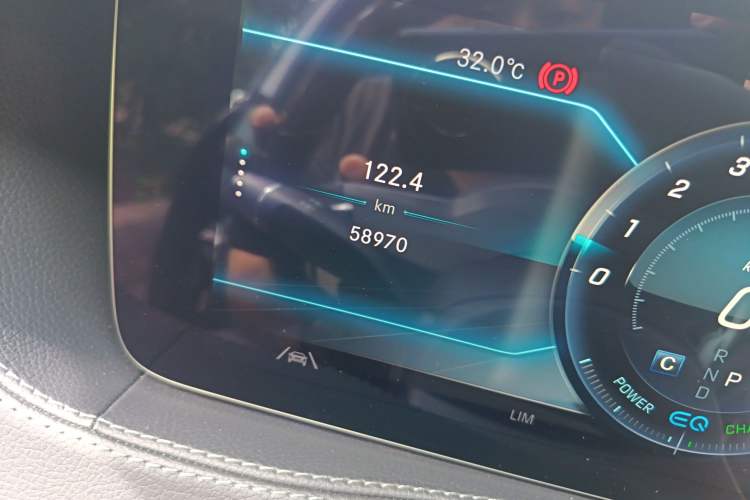 Used Mercedes-Benz Maybach S-Class 2020 S 450 4MATIC Collector's Edition Odometer Close Up