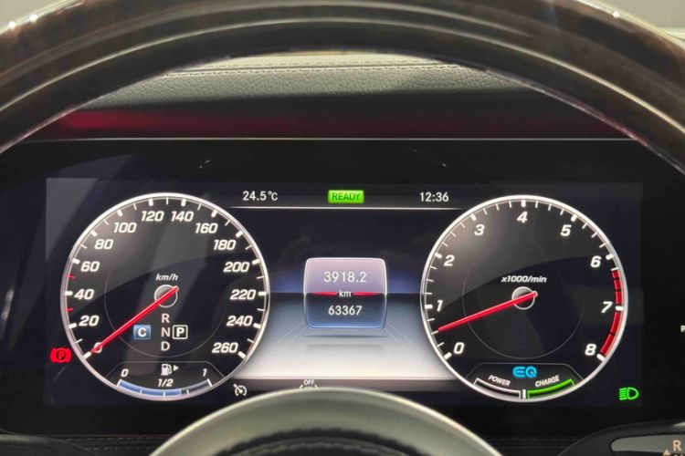Used Mercedes-Benz Maybach S-Class 2020 S 450 4MATIC Collector's Edition Odometer Close Up